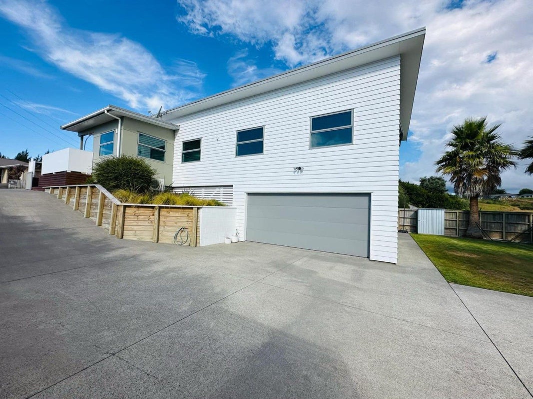 13A Heta Road, Highlands Park, New Plymouth - Carousel 1