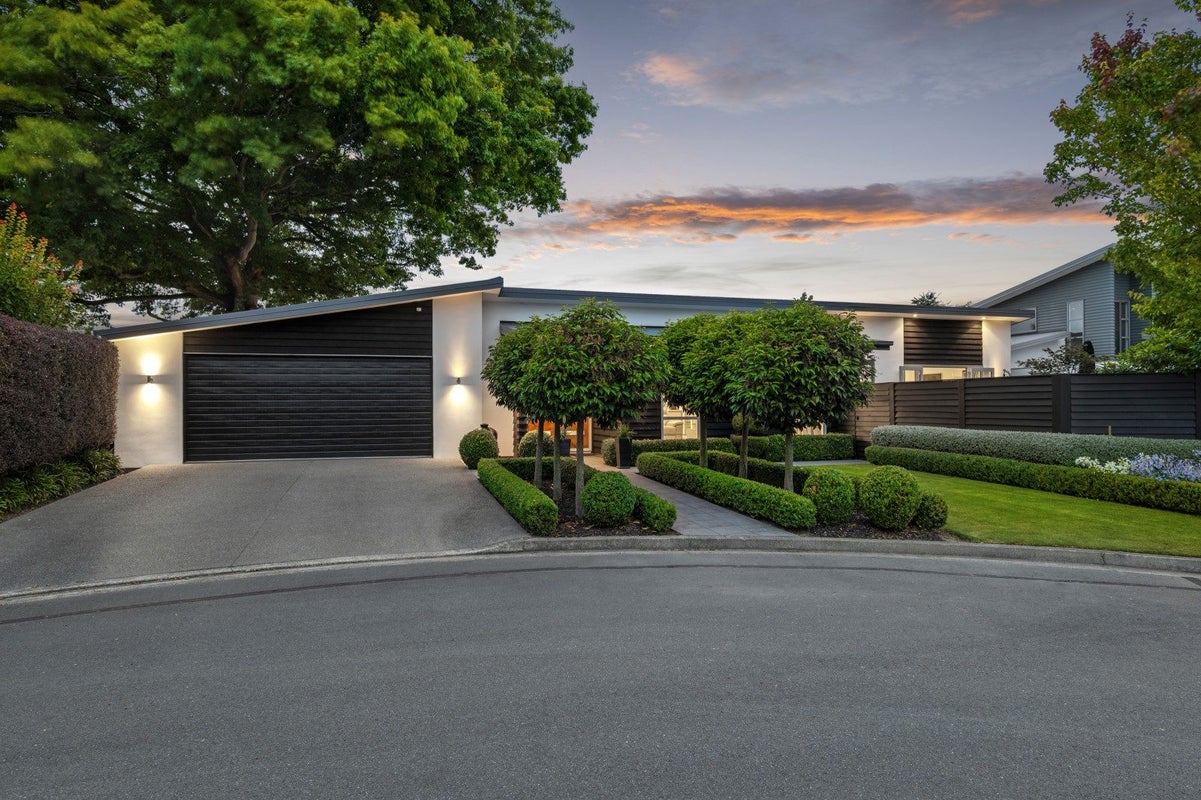 7 THE OVAL, Hillmorton, Christchurch - Carousel 1