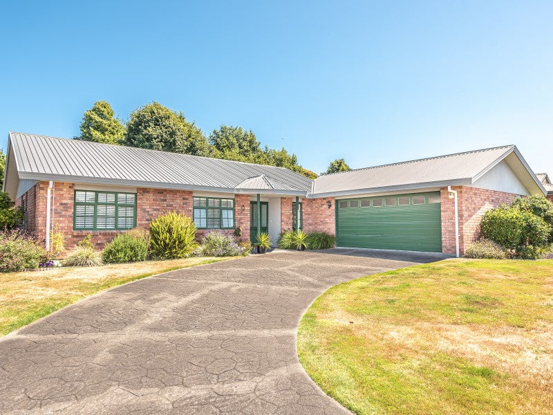 9 Holdsworth Drive, Otamatea, Whanganui - Carousel 1