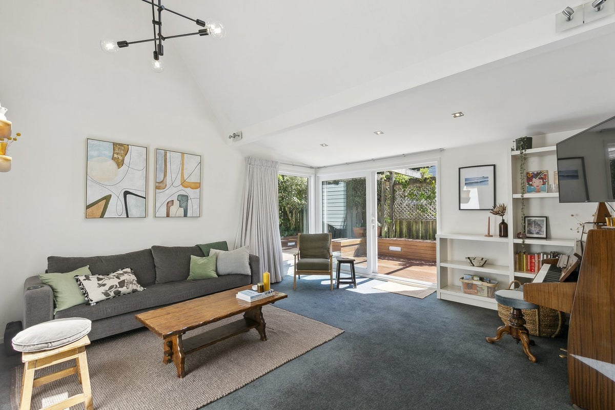 33 Amapur Drive, Khandallah, Wellington - Carousel 2