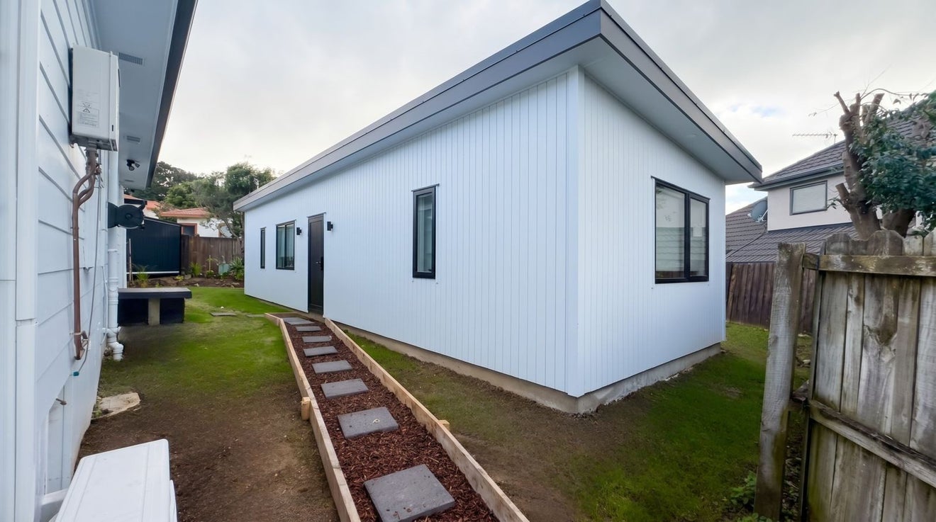 23 Lisa Rise, Half Moon Bay, Auckland - Carousel 1