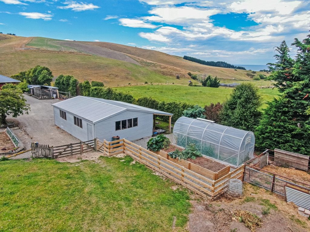 18 Jessop Street, South Hill, Oamaru - Carousel 20