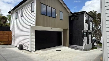 16B Woodhouse Place, West Harbour, Auckland - Carousel 1