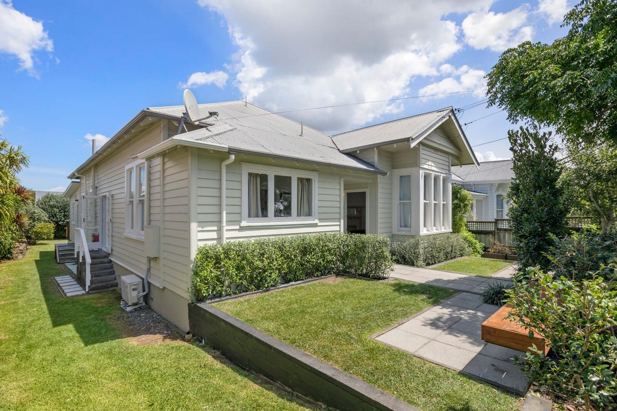 40 King Edward Street, Mount Eden, Auckland - Carousel 2