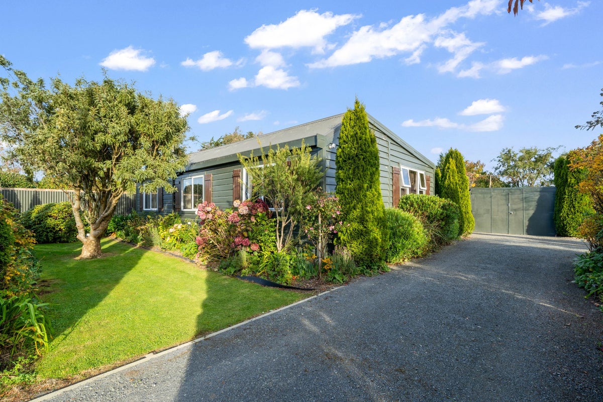 38 Flemington Road, Woodlands, Invercargill - Carousel 1