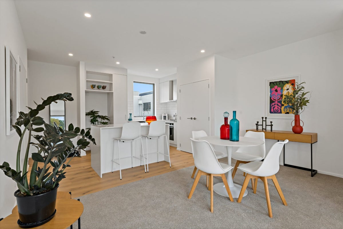 10/4 Norana Avenue, Remuera, Auckland - Carousel 2