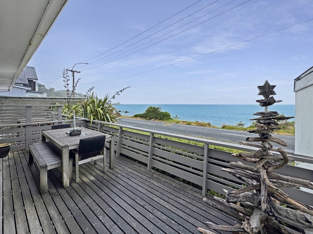 123 Marine Parade, Seatoun, Wellington - Carousel 1