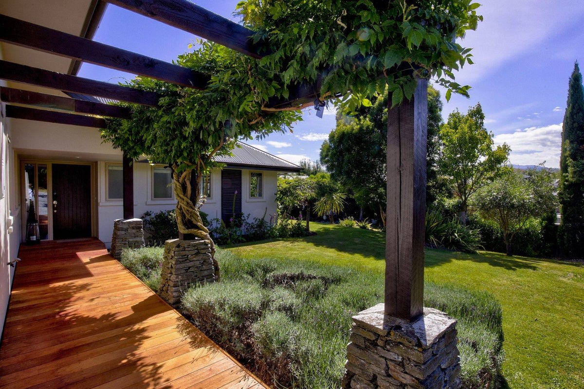 6 Stowmore Lane, Lower Shotover, Queenstown - Carousel 2