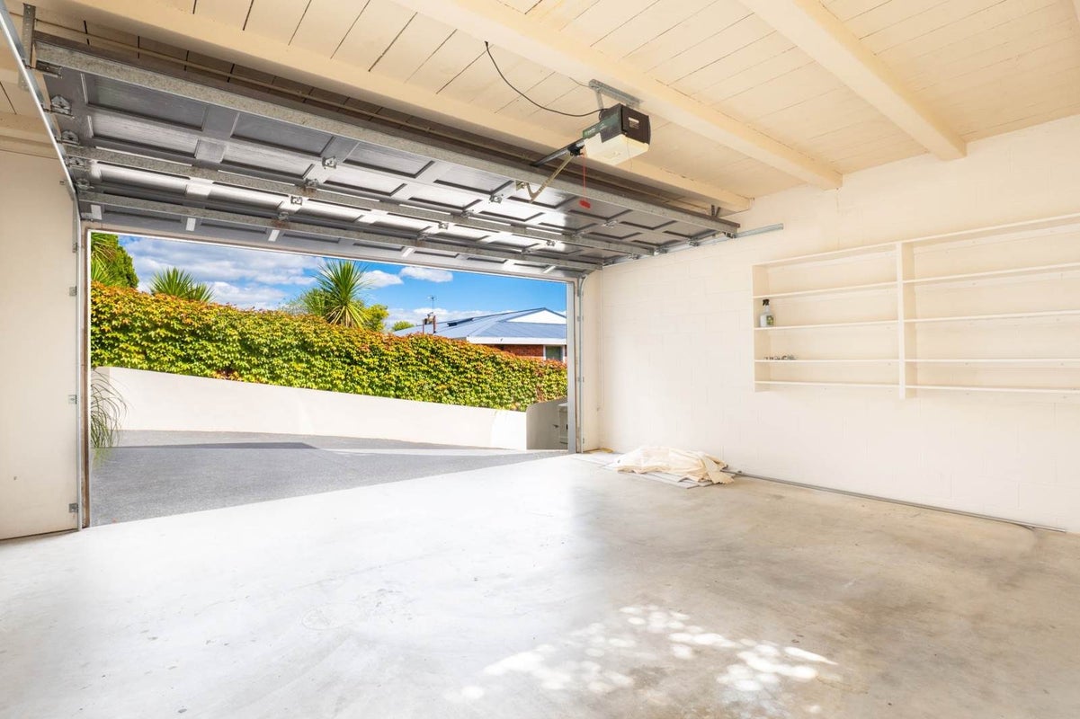 2/40 Ngaiwi Street, Orakei, Auckland - Carousel 25