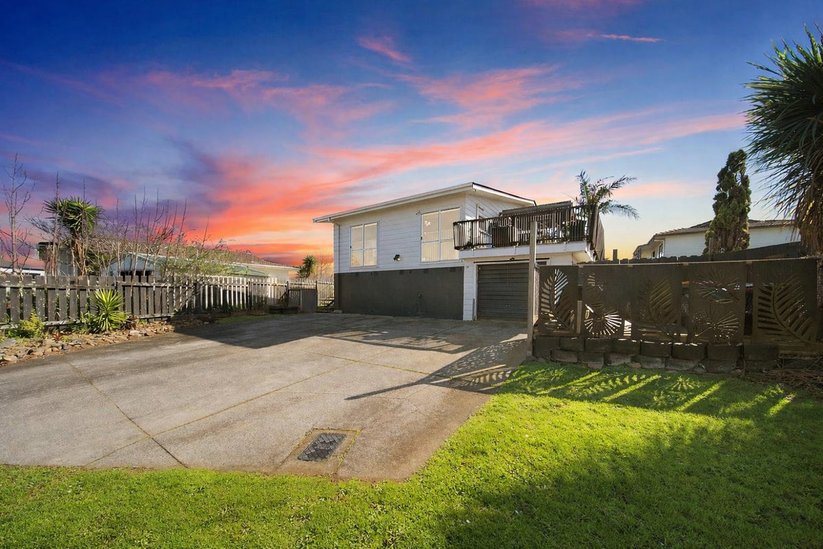 185 Mahia Road, Wattle Downs, Auckland - Carousel 1