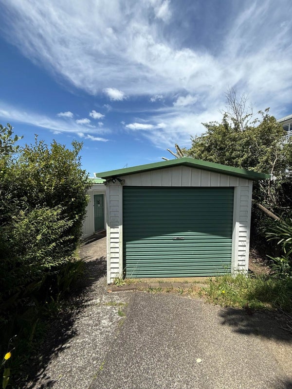 114 Arran Road, Browns Bay, Auckland - Carousel 2