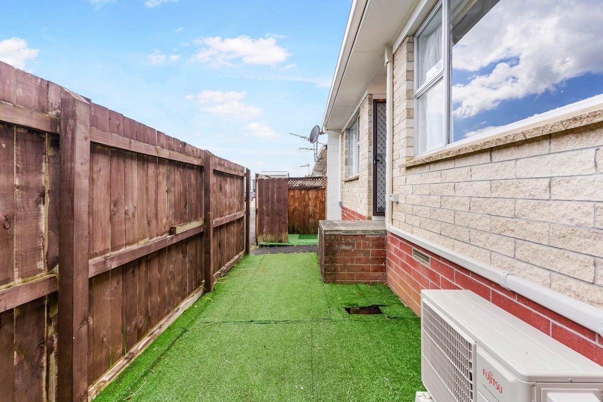 3/12 Omana Road, Papatoetoe, Auckland - Carousel 15