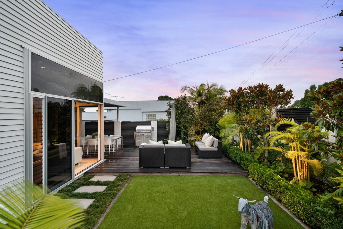 34 Ranui Road, Remuera, Auckland - Carousel 1