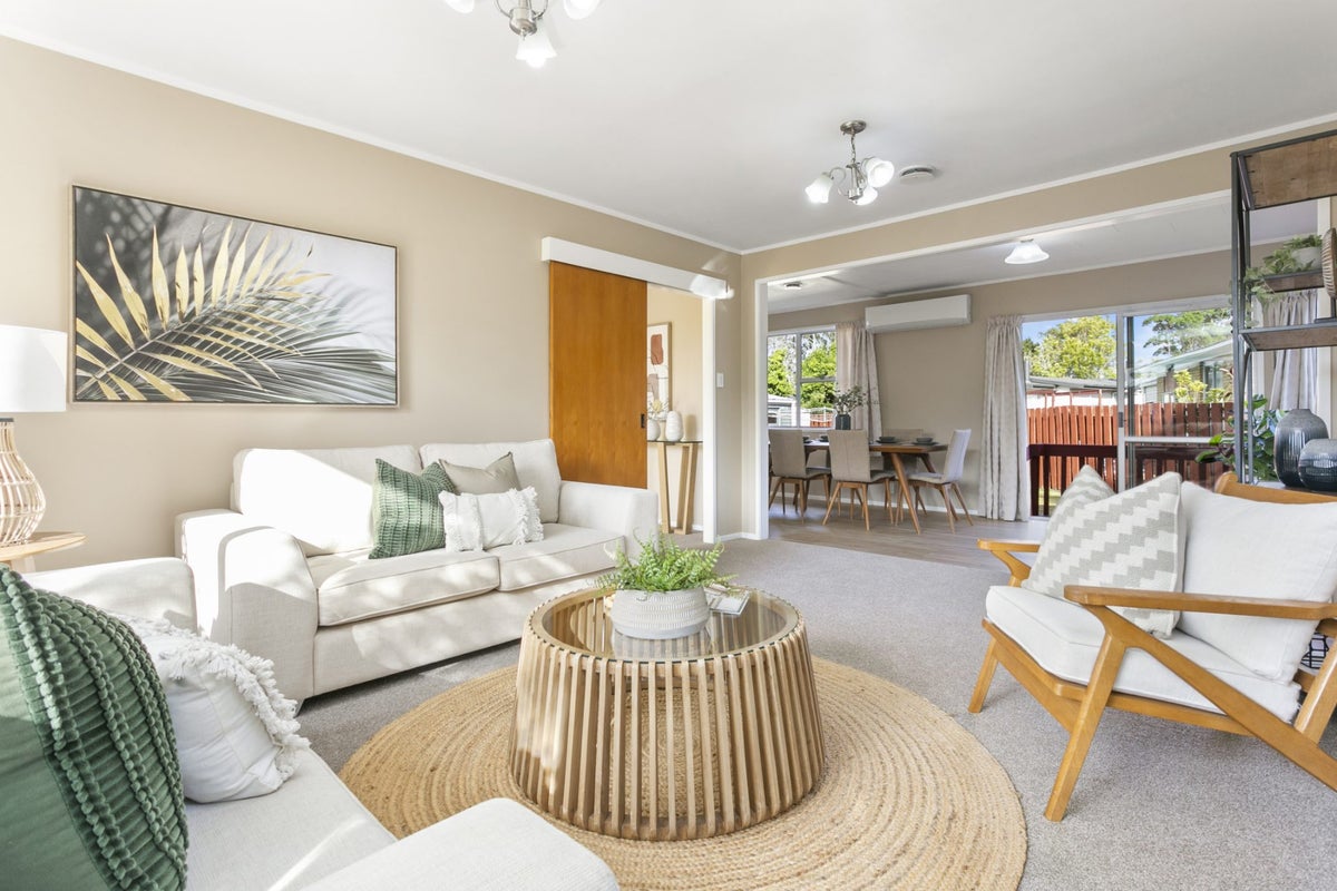 1 Pixie Place, Pakuranga Heights, Auckland - Carousel 2