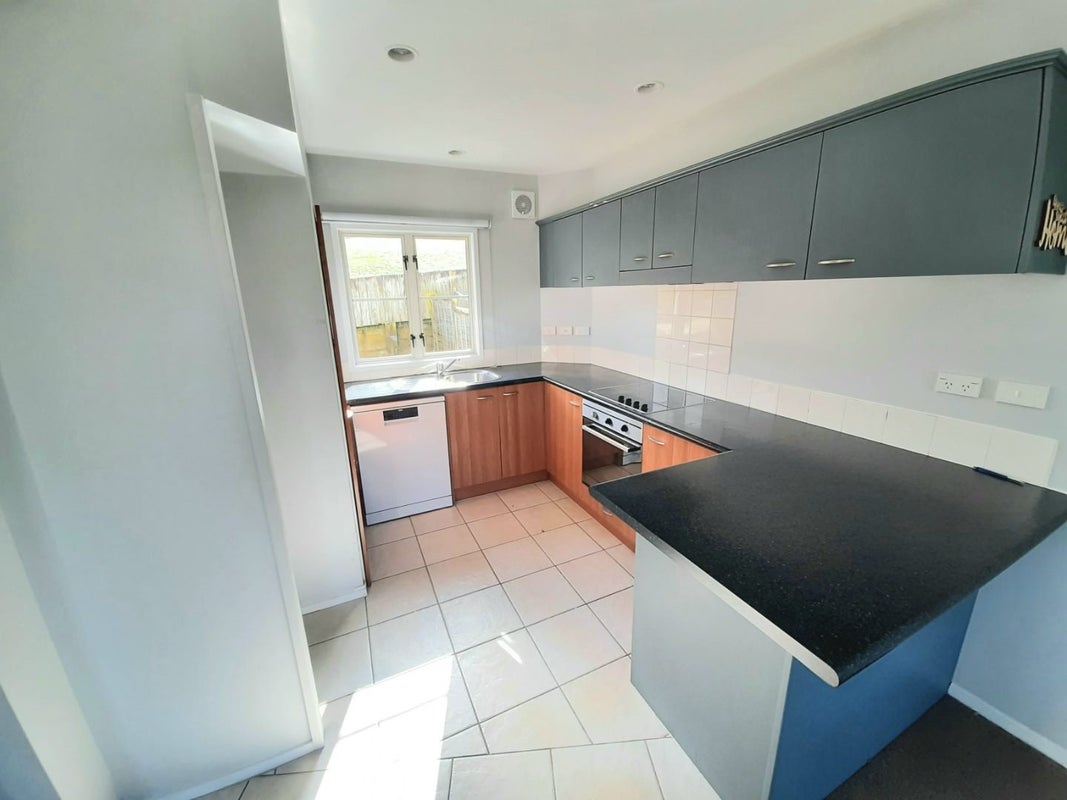 15 Winery Way, Henderson, Auckland - Carousel 1