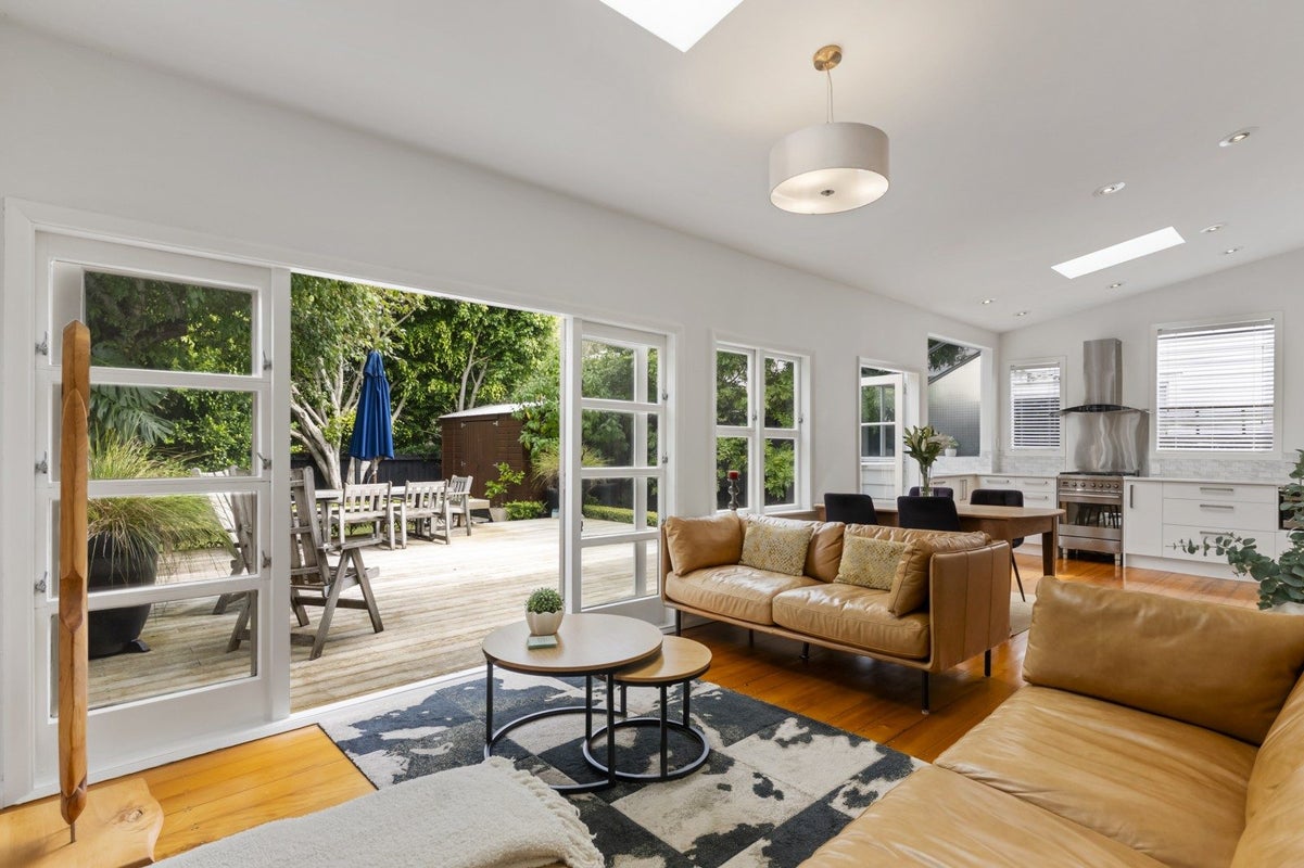 21 Carlton Gore Road, Grafton, Auckland - Carousel 2