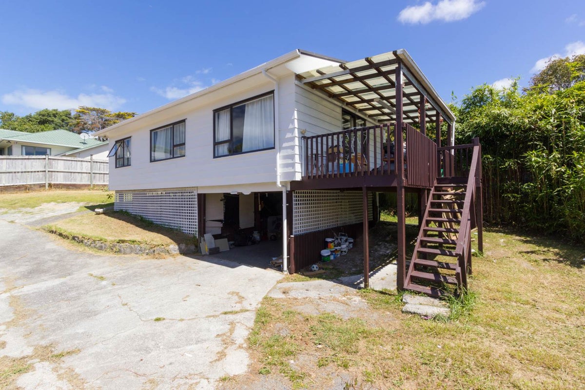 1/9 Craigbank Avenue, New Lynn, Auckland - Carousel 1