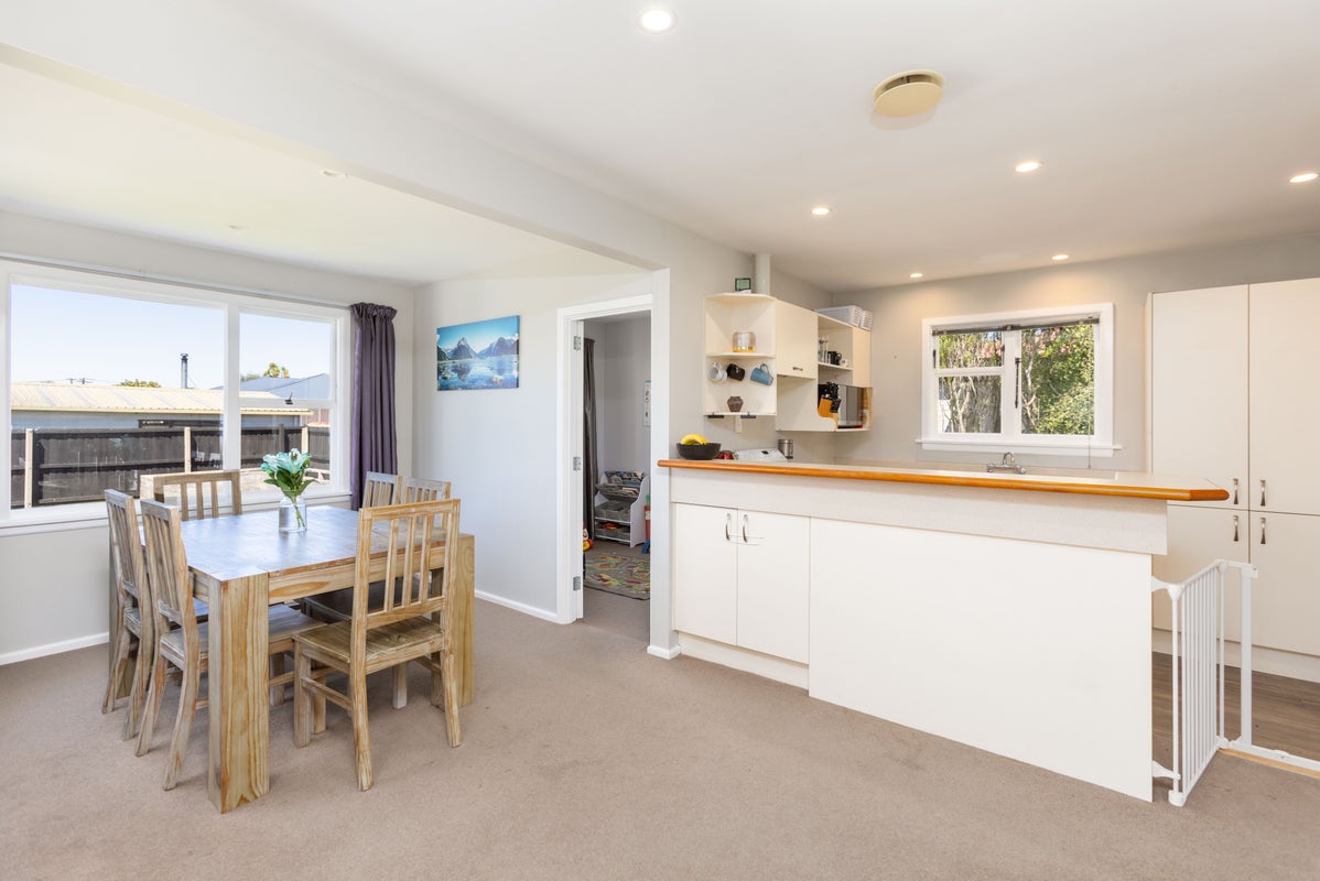 42 Emlyn Place, Avondale, Christchurch - Carousel 2