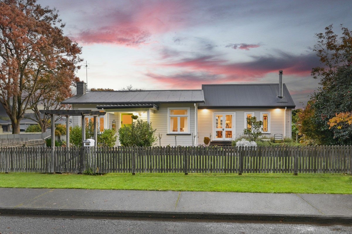 207 Murdoch Road East, Akina, Hastings - Carousel 28
