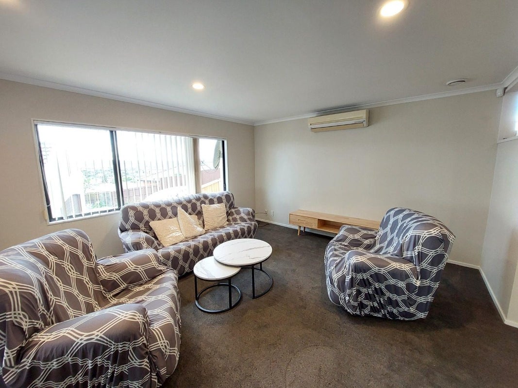19 Libnai Avenue, Clover Park, Auckland - Carousel 2