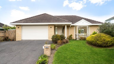 121 Golfland Drive, Golflands, Auckland - Carousel 1
