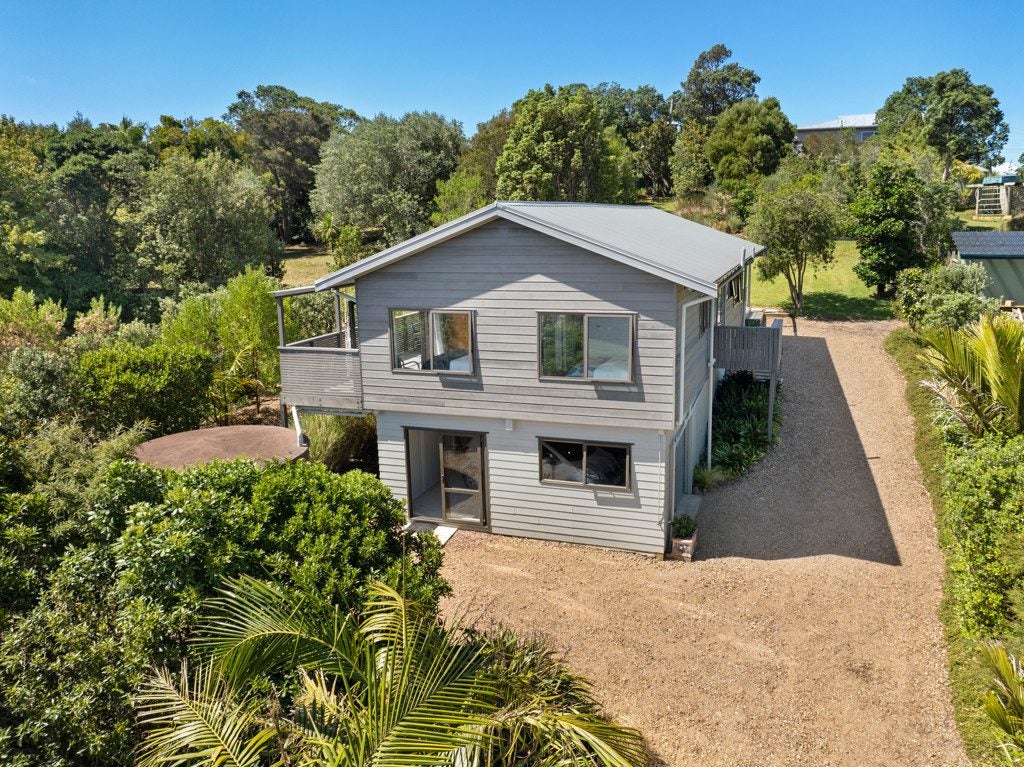 428 Sea View Road, Onetangi, Waiheke Island - Carousel 2