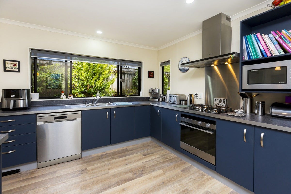 15 Ormrod Grove, Riverstone Terraces, Upper Hutt - Carousel 2