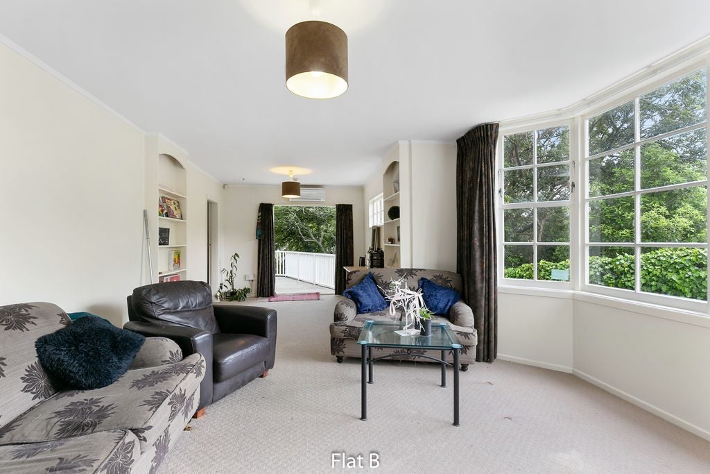 7 Orangi Kaupapa Road, Northland, Wellington - Carousel 2