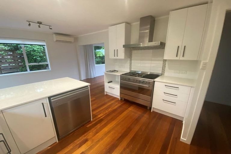 84 Ravenwood Drive, Forrest Hill, Auckland - Carousel 12