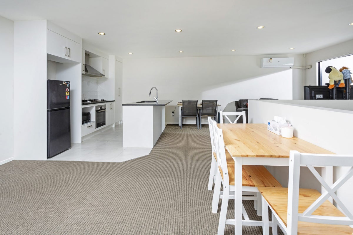31/5 Perekia Street, Albany, Auckland - Carousel 2