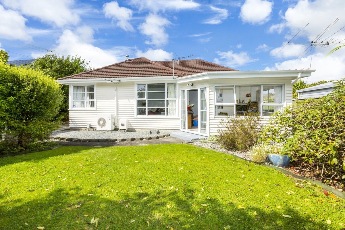 85 Shakespeare Avenue, Trentham, Upper Hutt - Carousel 2
