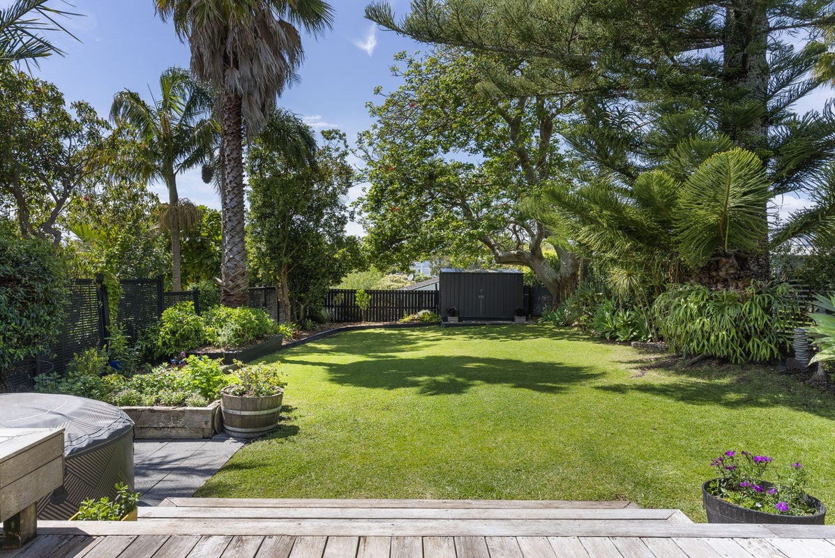 29 Finch Street, Morningside, Auckland - Carousel 2