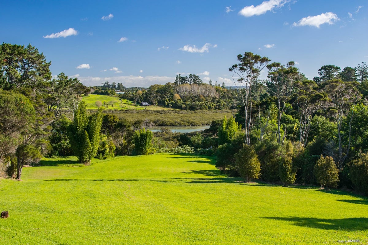 101 Messenger Road, Stillwater, Silverdale - Carousel 1