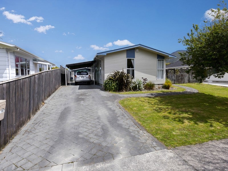 105 California Drive, Totara Park, Upper Hutt - Carousel 2
