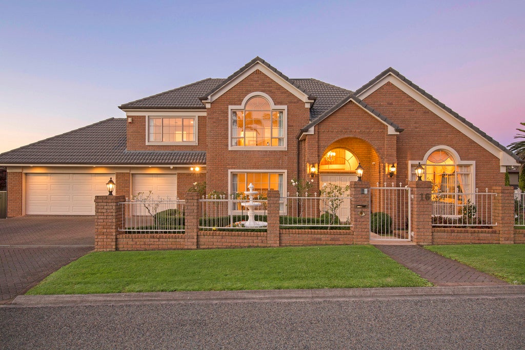 16 Haven Crest, Somerville, Auckland - Carousel 1