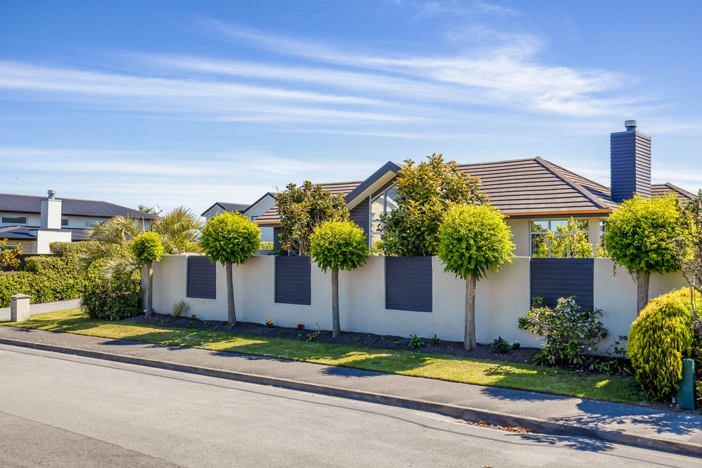 5 Applefield Court, Northwood, Christchurch - Carousel 2
