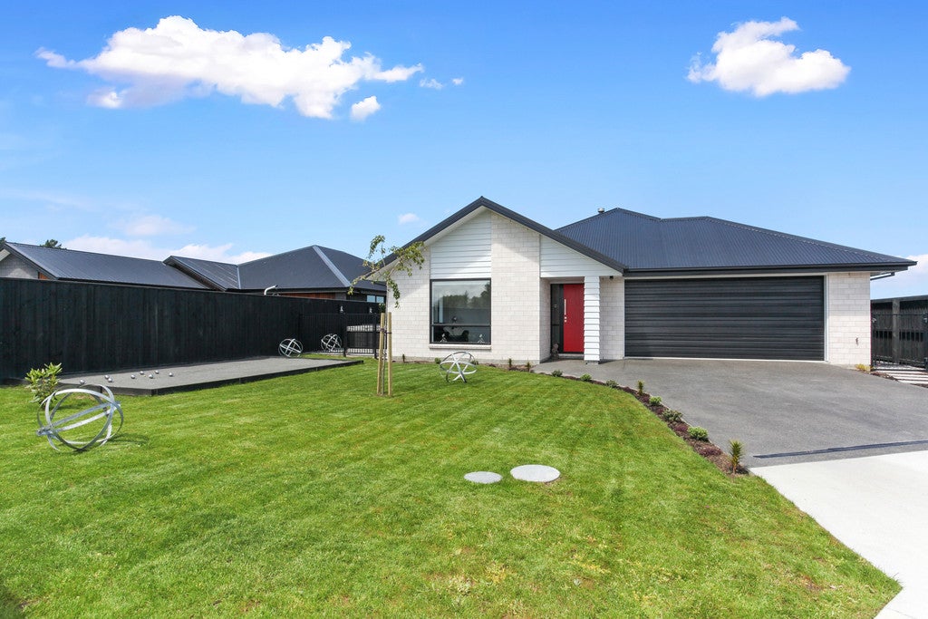 12 Godley Place, Oceanview, Timaru - Carousel 1