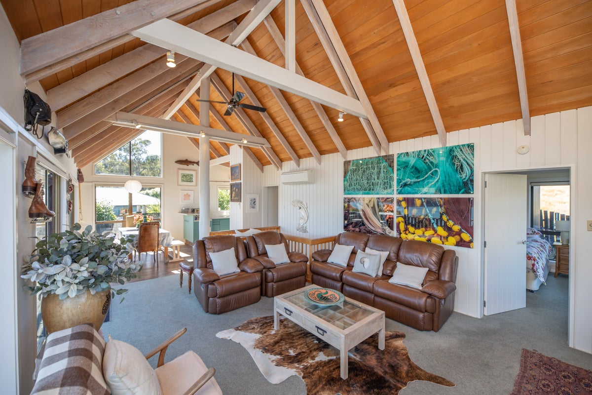 10 Stanley Place, Akaroa, Akaroa - Carousel 35