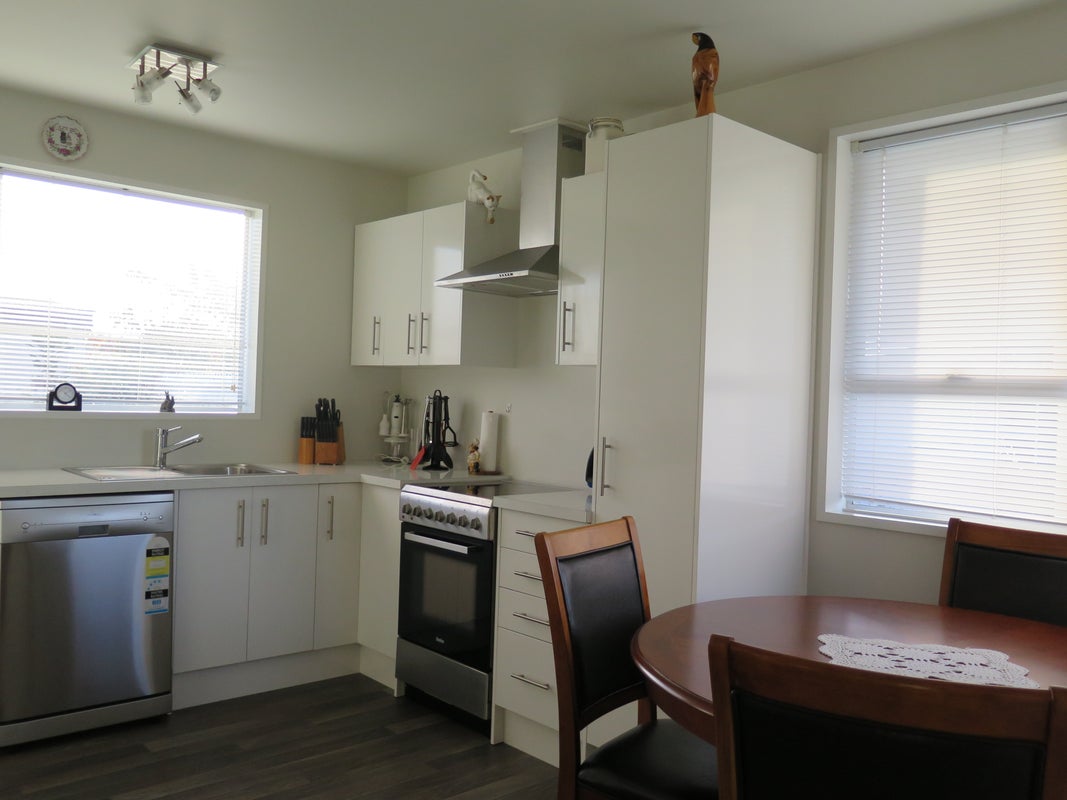 2/8 Hopkins Street, Gleniti, Timaru - Carousel 2