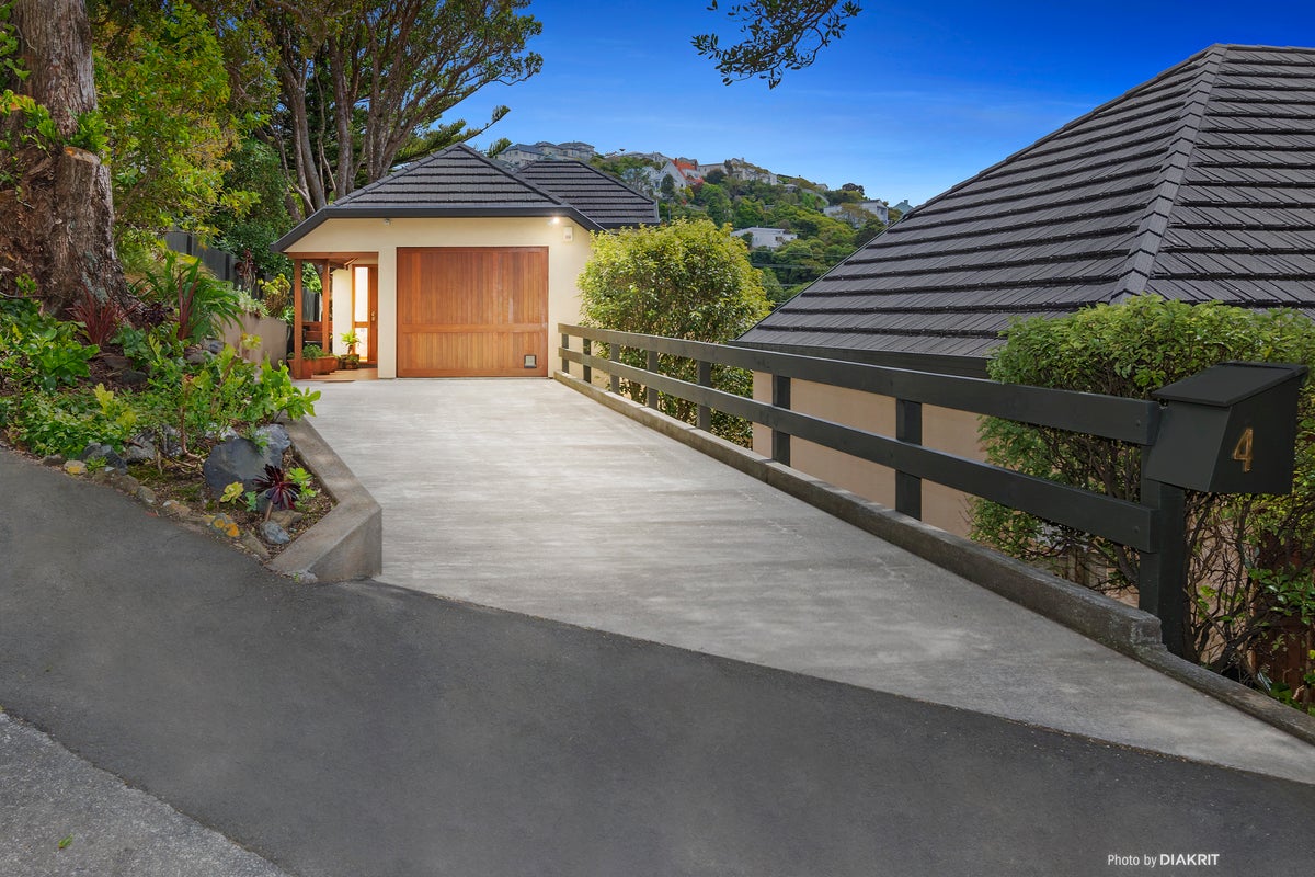 4 Moana Road, Kelburn, Wellington - Carousel 1