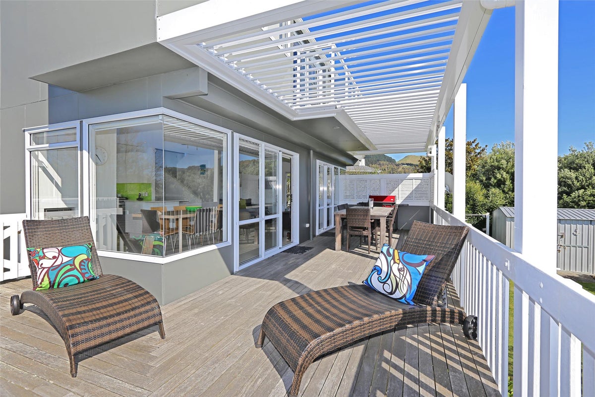 2/8 Gilray Place, Waimarama - Carousel 1