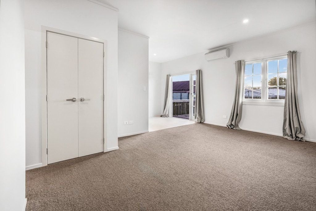 66A Storey Avenue, Forest Lake, Hamilton - Carousel 1