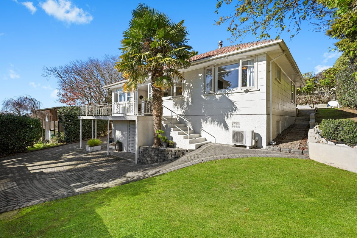 7A Kahikatea Drive, Melville, Hamilton - Carousel 1