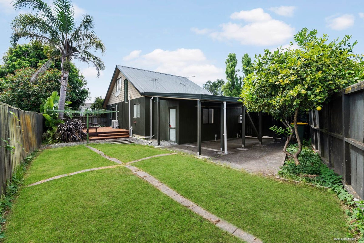 110B Mcleod Road, Te Atatū South, Auckland - Carousel 1