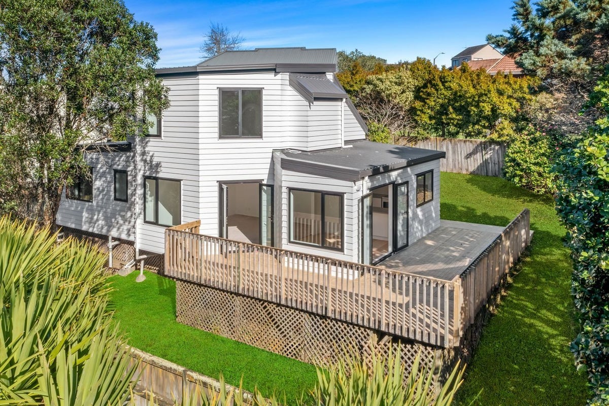 1/56 Centorian Drive, Windsor Park, Auckland - Carousel 1