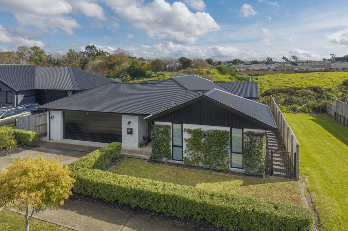 18 Hass Drive, Ohauiti, Tauranga - Carousel 1