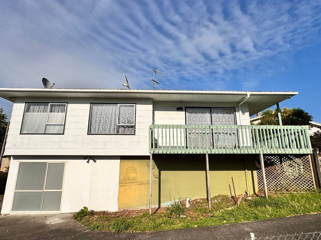 2/27 Hutchinson Avenue, New Lynn, Auckland - Carousel 2