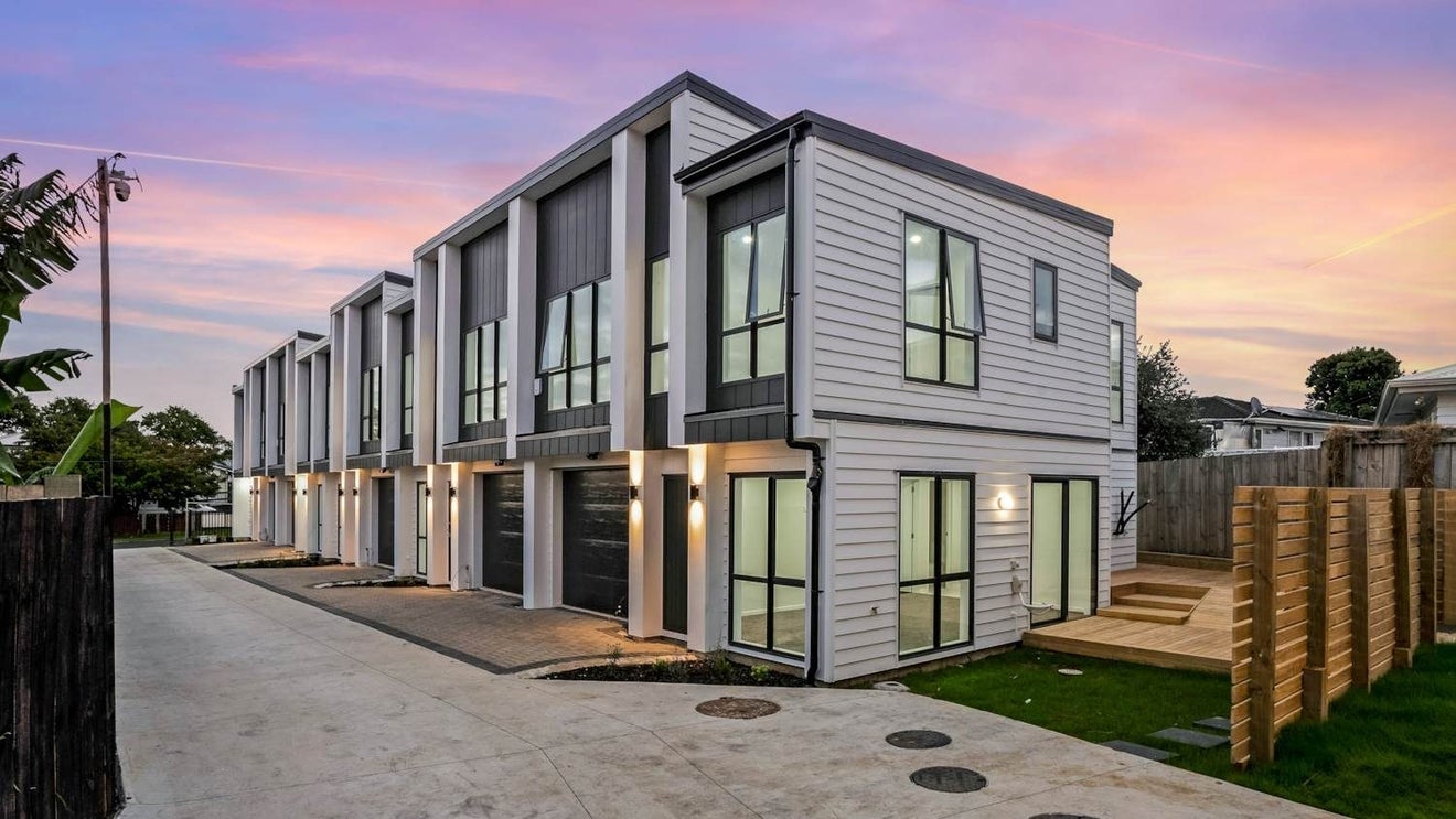6A Becker Drive, Weymouth, Auckland - Carousel 1