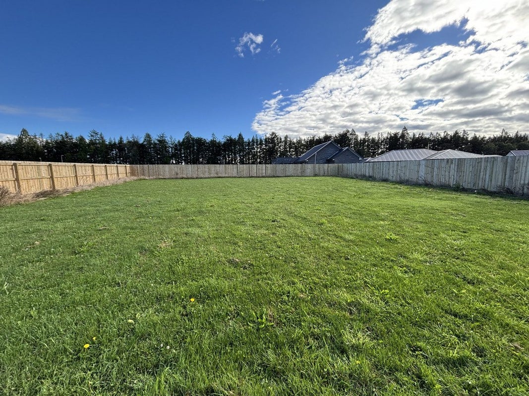 12 Arrowsmith Drive, Methven, Methven - Carousel 1