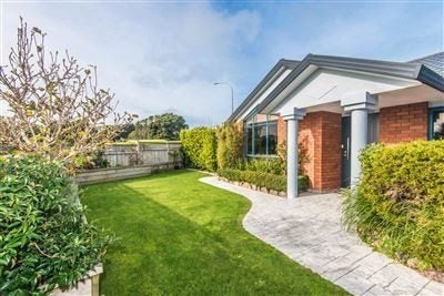 3 Ring Lane, Paparangi, Wellington - Carousel 1